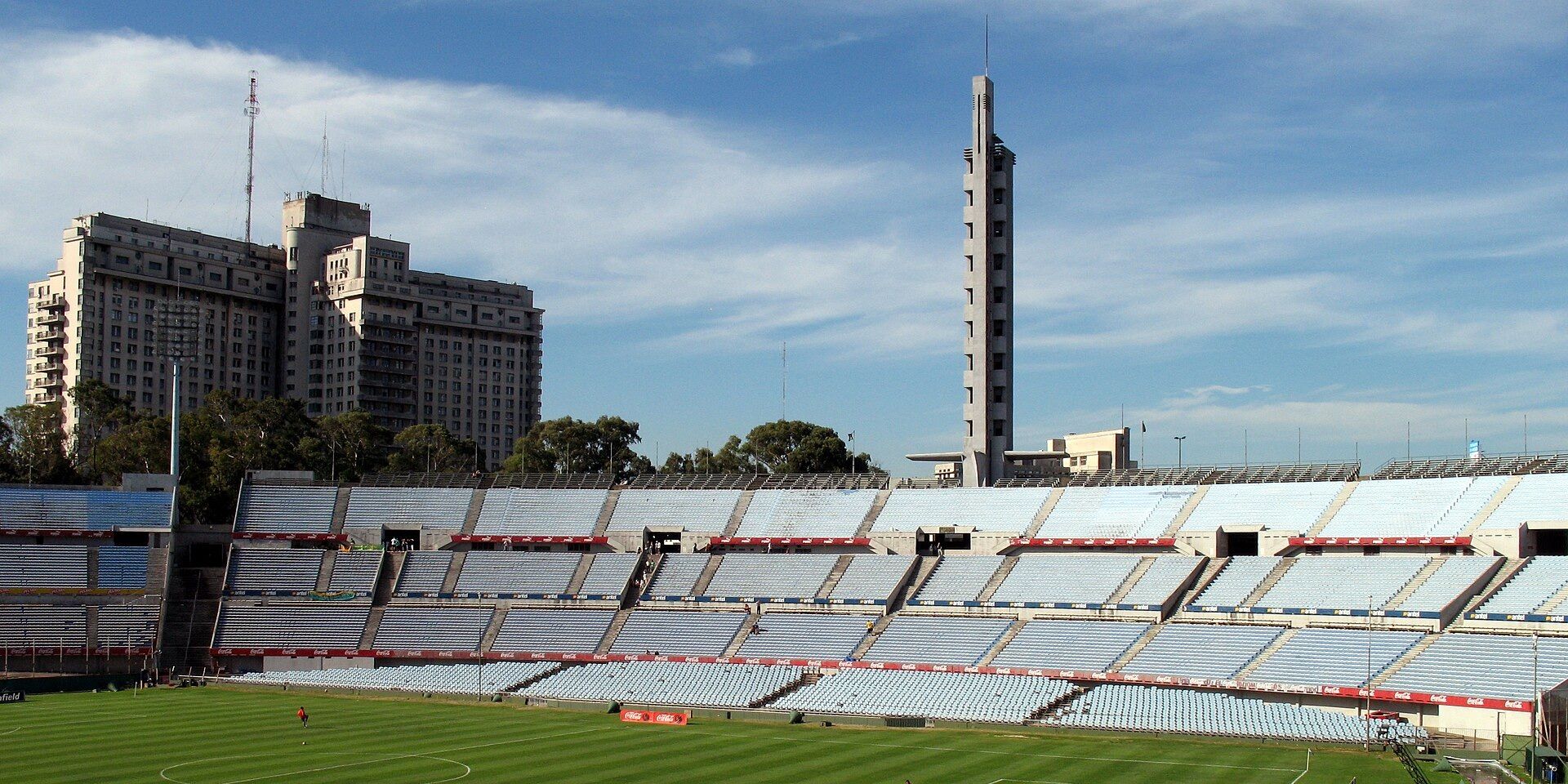 Estádio lotado em noite de final